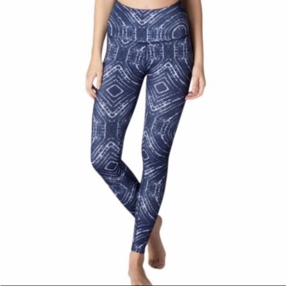 BEYOND YOGA Lux Dune High Waist Graphic Blue & White Leggings S Athleisure Gym - Picture 2 of 13